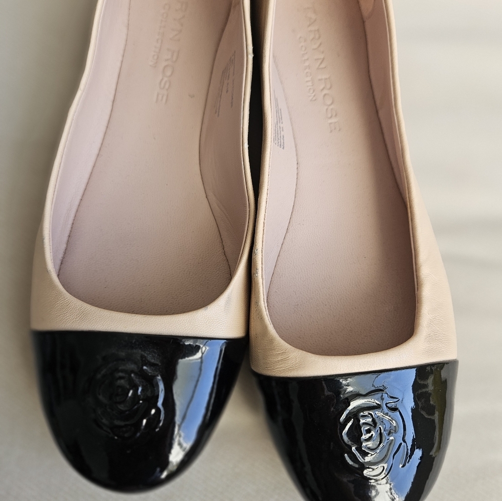 Taryn Rose Women's Rosa in Beige and Black Leather Combo Ballet Flat 7.5C - Picture 6 of 6